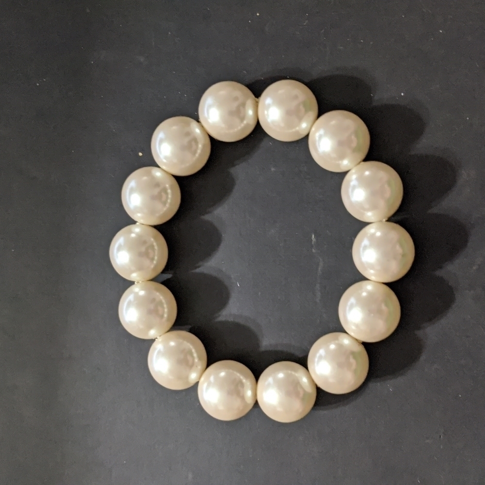 Chunky White Faux Pearl Beaded Stretchy Elastic Statement Bracelet